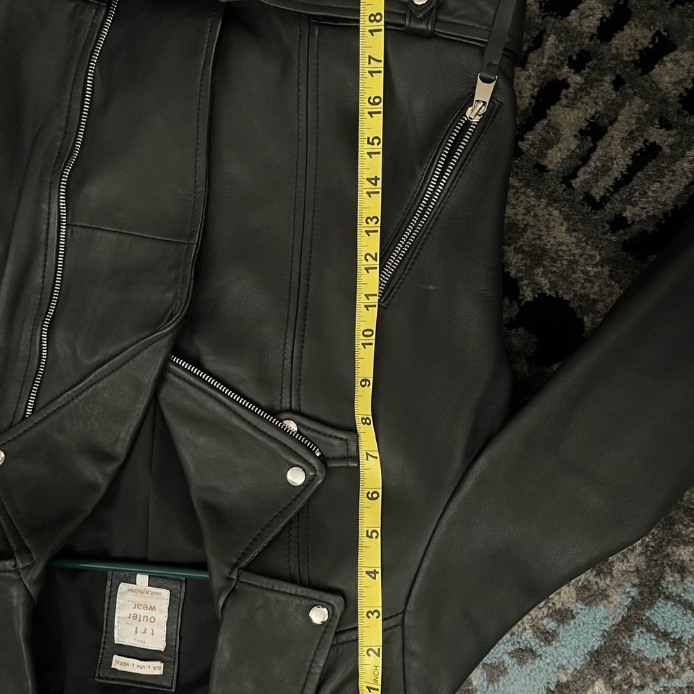 Leather jacket - Picture 11 of 12